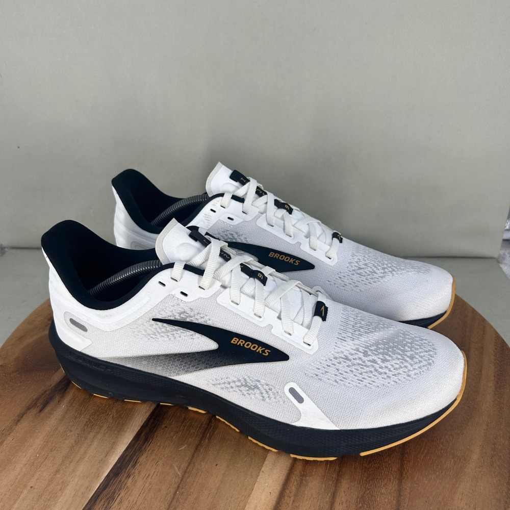 Brooks Launch 9 Mens Running Shoes White Black Gold 1103861D121 Size 12.5 D